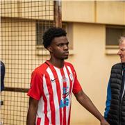 Professeur particulier donne cours de soutien scolaire au étudiants de la maternelle à la 5eme